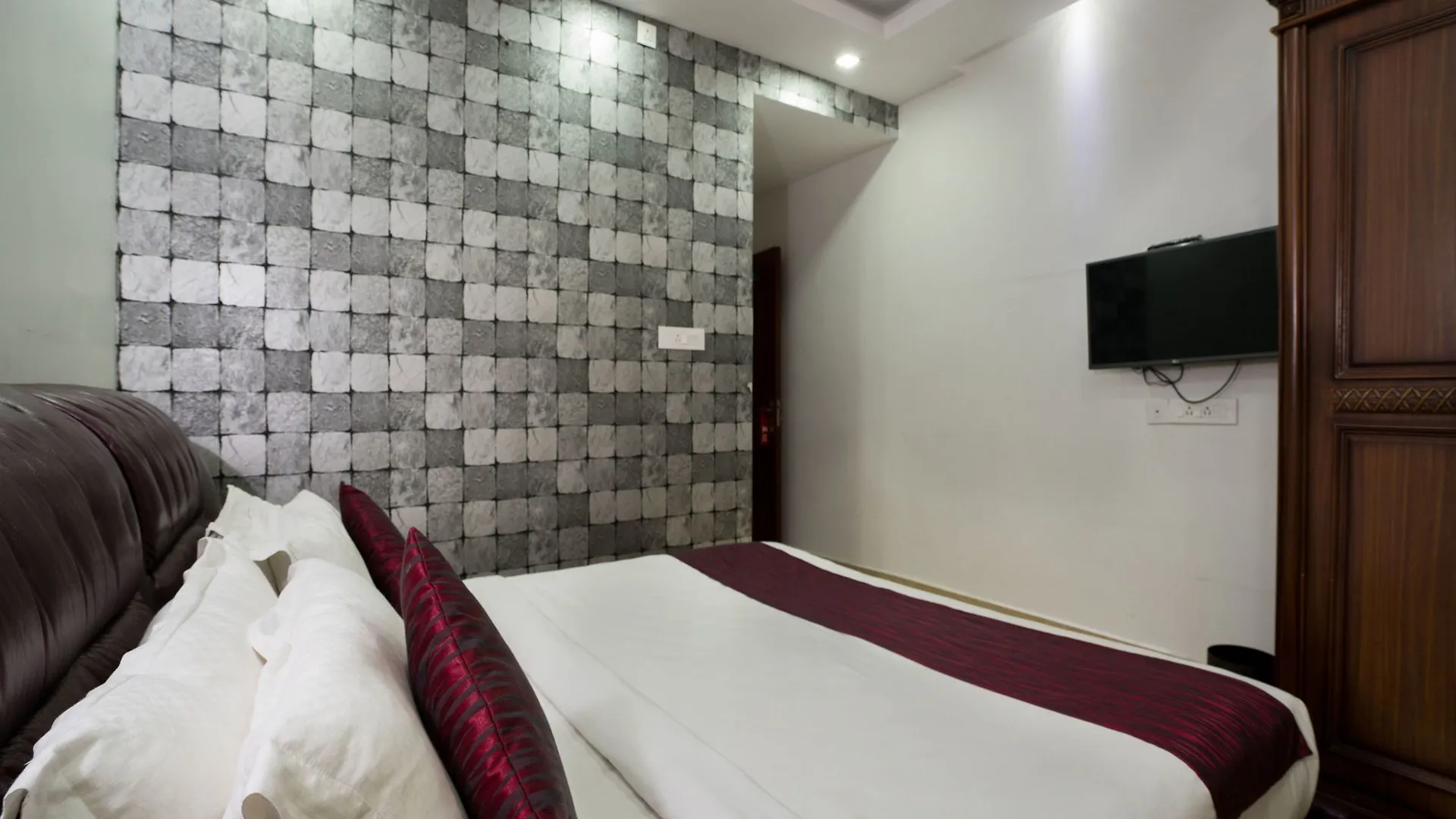 Hotel Oyo 9802 Parakkat Plantation Resort Munnar
